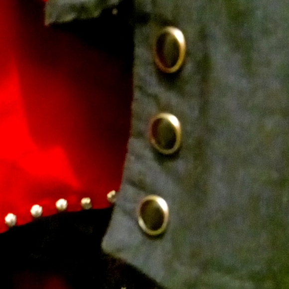 A Button Down Womans Western pre-owned Shirt. - Picture 5 of 6